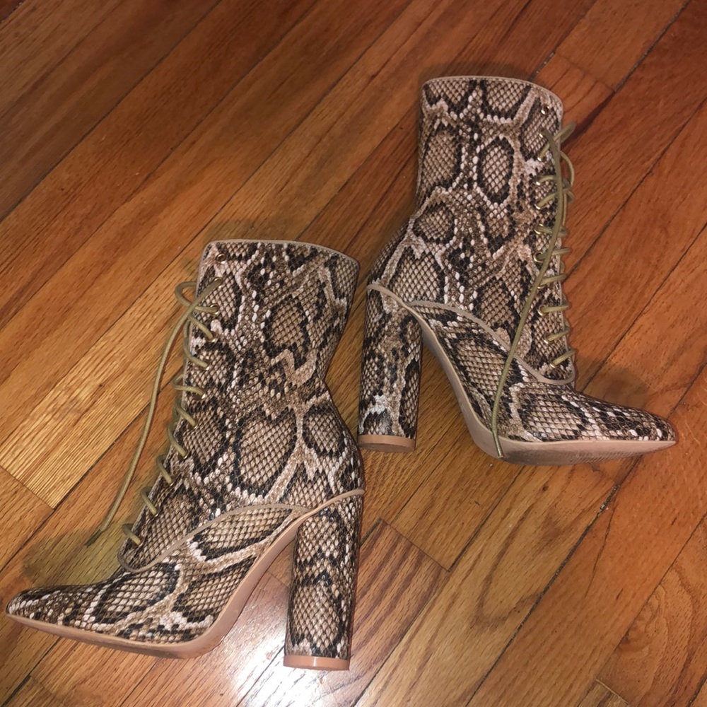 Sergio Todzi snake skin boots 5.5
